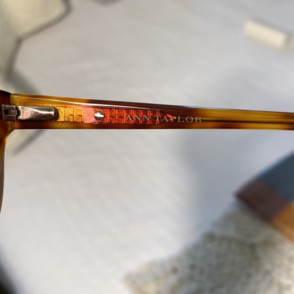 Ann Taylor “Seascape” tortoise sunglasses in EUC. - Picture 7 of 7